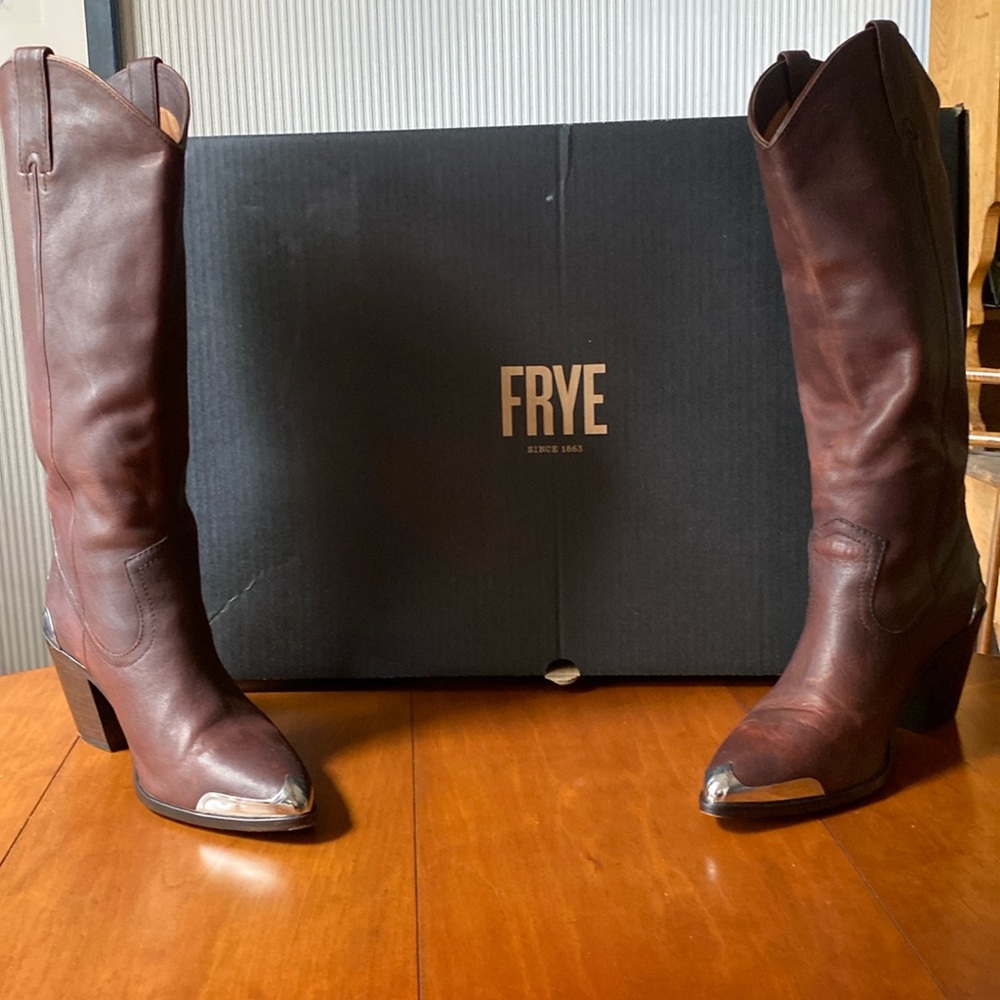 Frye metal plate pull on  boot